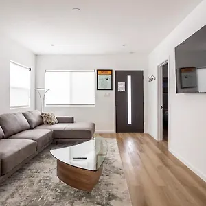 Villa Monopoly House - Spacious 2bd 8 Min From Airport, Los Angeles