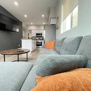Holiday home 4br Townhouse In Mid City -cr1, Los Angeles